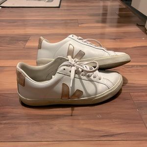 Veja Esplar white/gold shoes